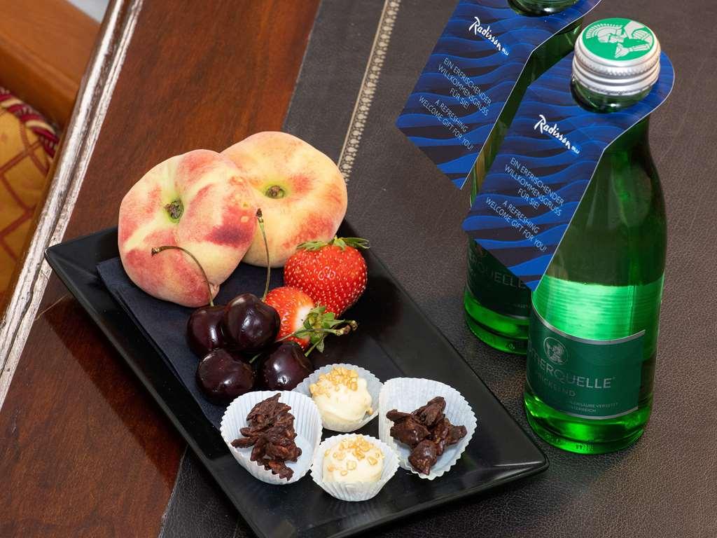 Radisson Blu Hotel Altstadt, Salzburg Servis gambar